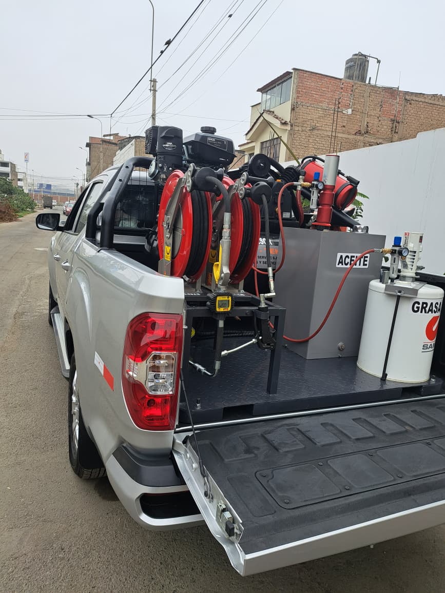 CAMIONETA LUBRICADORA