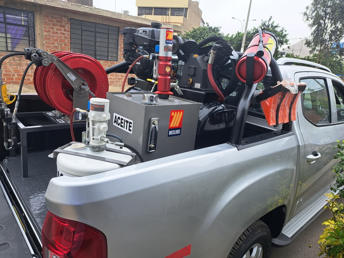 CAMIONETA LUBRICADORA