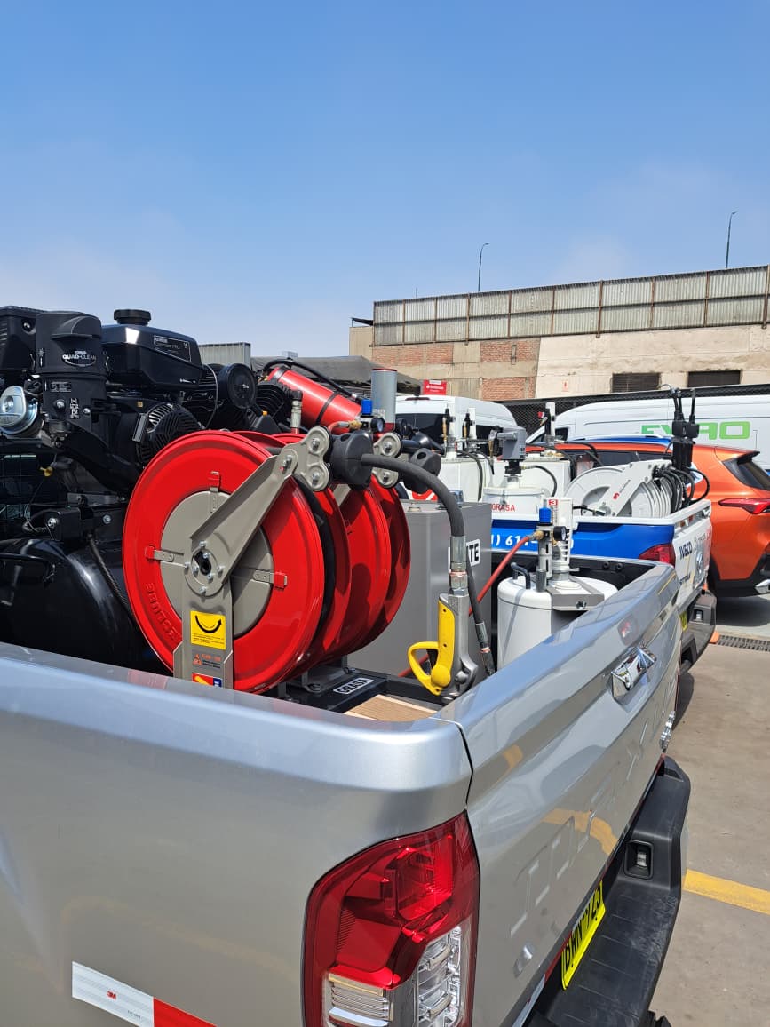 CAMIONETA LUBRICADORA